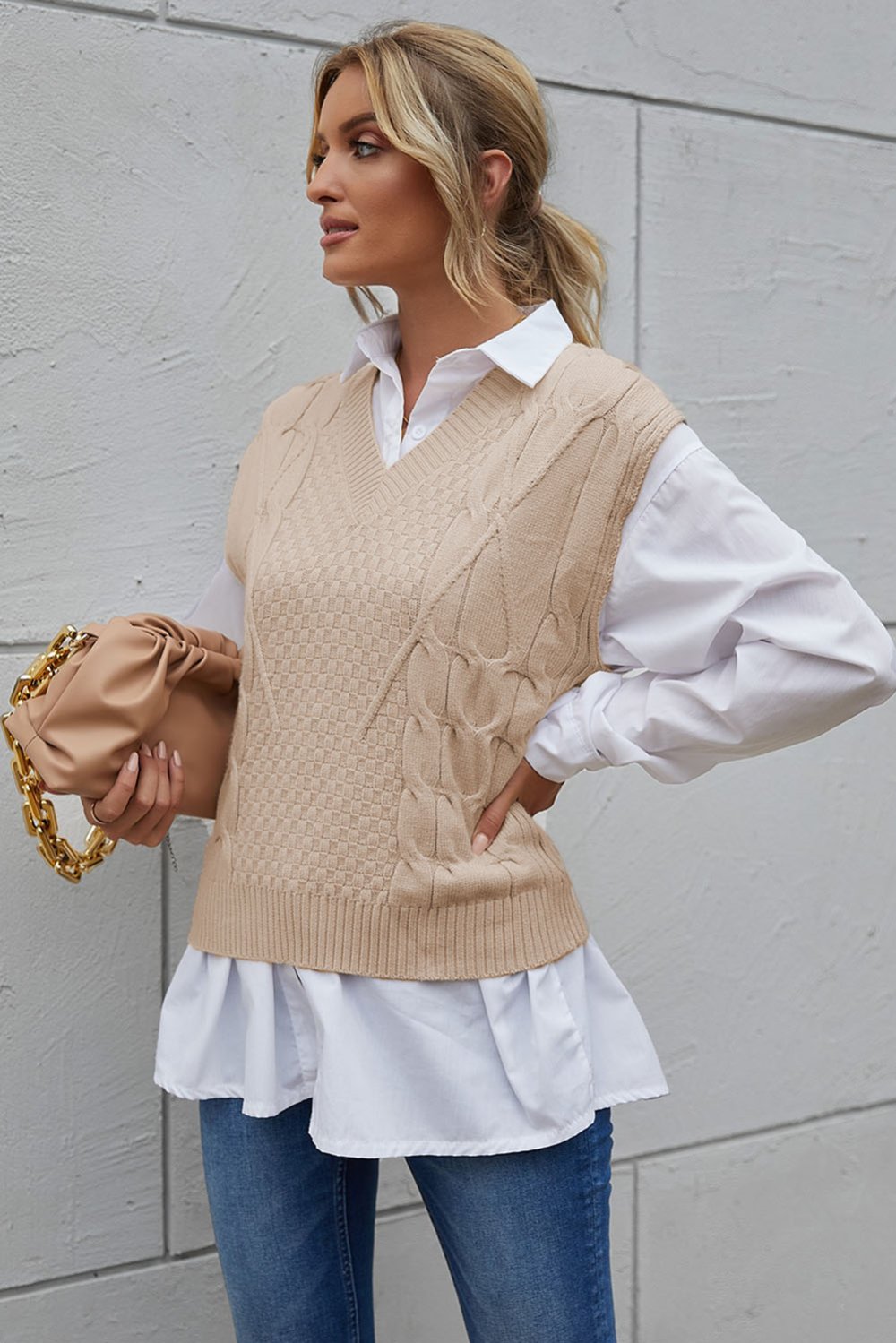 Короткая жилетка