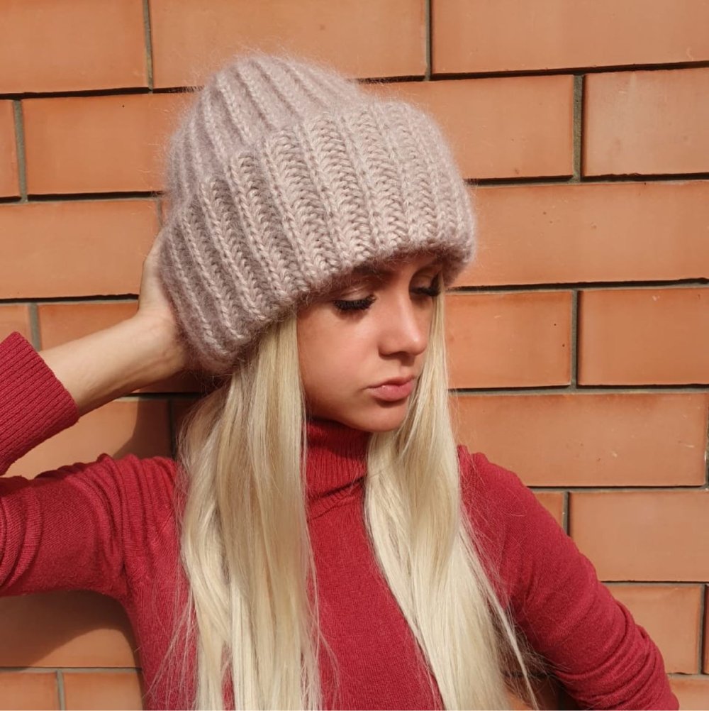 Шапка английской резинкой