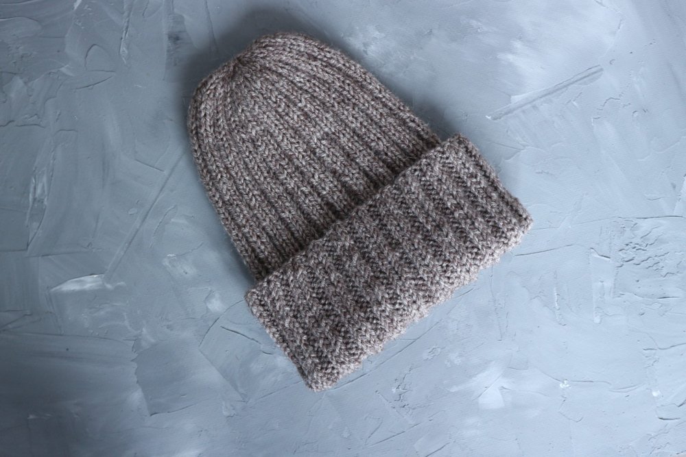 Шапка спицами резинкой