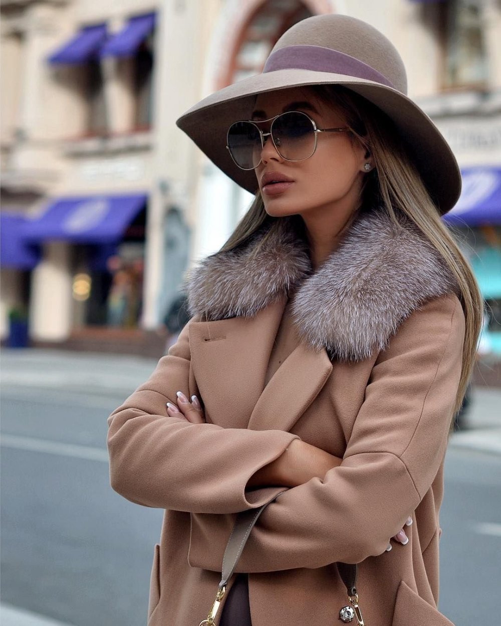 Шарф под бежевое пальто