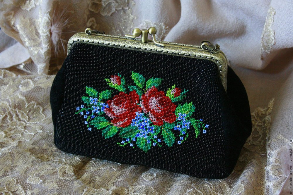 Сумки расшитые бисером