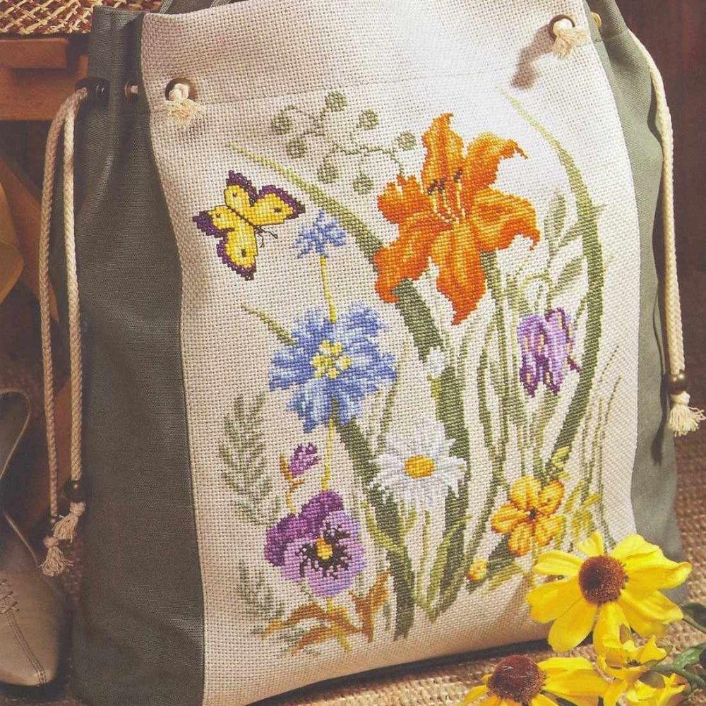 Сумка с вышивкой