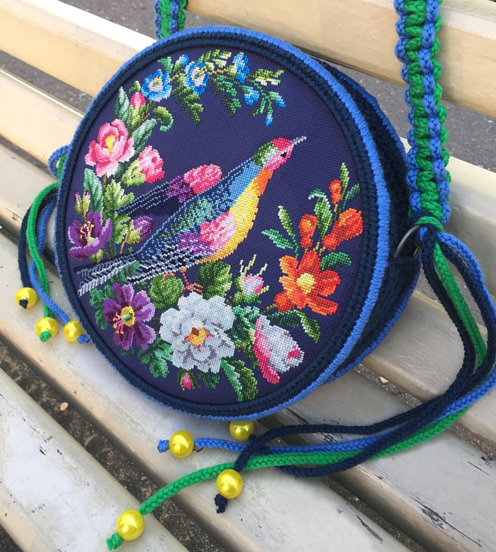 Сумка с вышивкой крестом