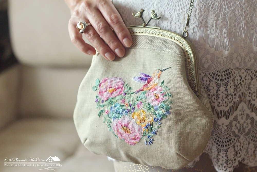 Вышитая сумка с фермуаром