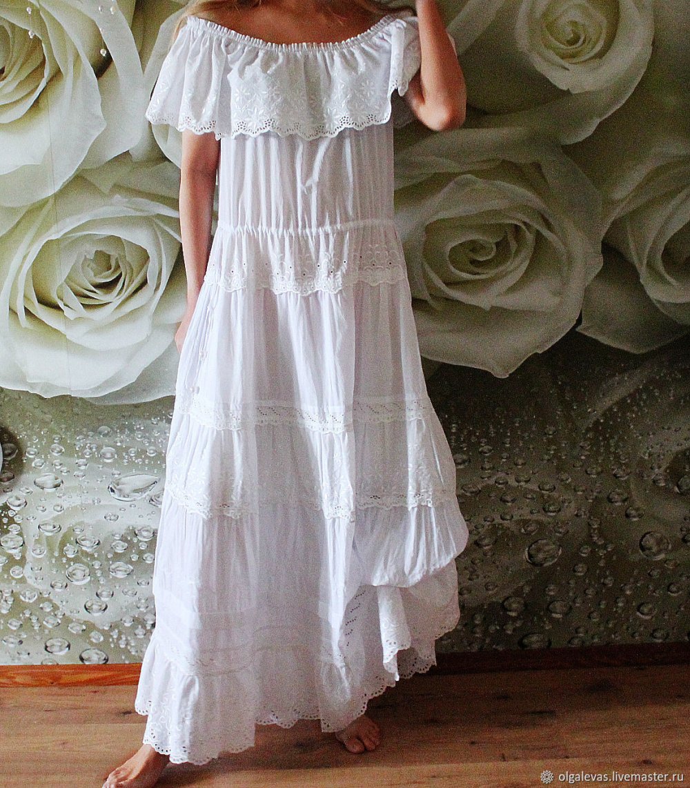 Платье из шитья белое