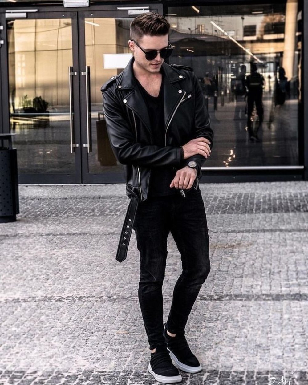 Красивые позы в джинсах