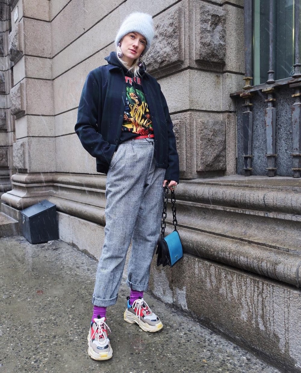 Брюки к бежевому пуховику