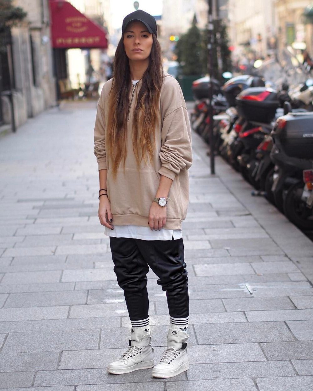 Образы с тракторными ботинками зимой