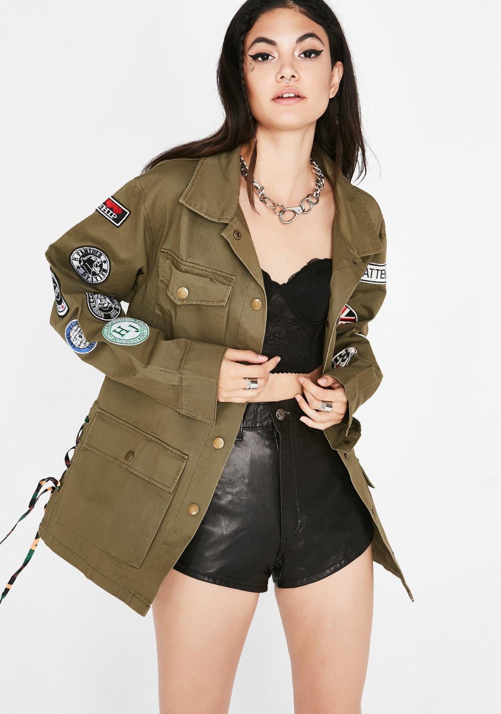 Джинсовка в стиле милитари женская