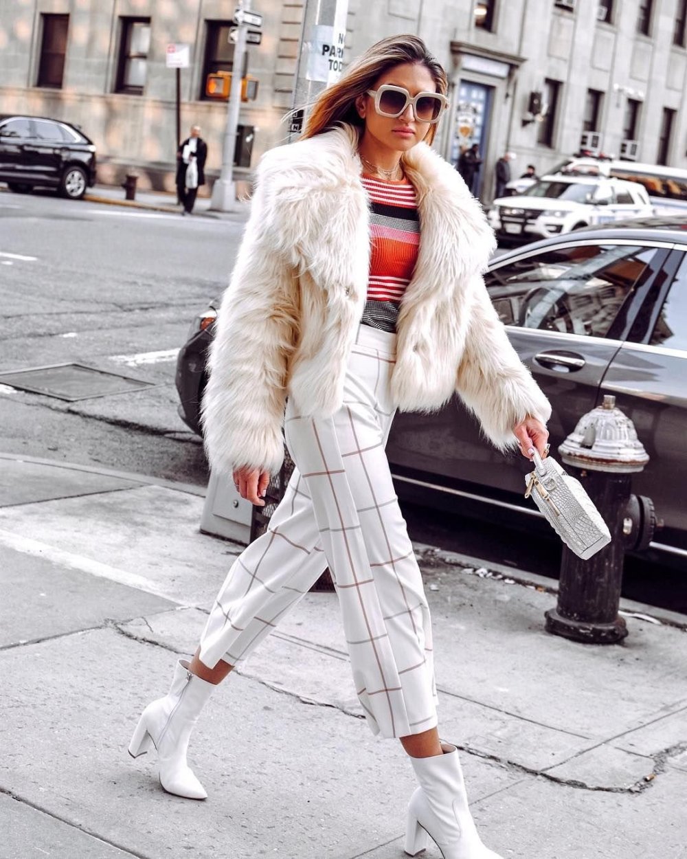 В роспуск норковая шуба короткая куртка женская