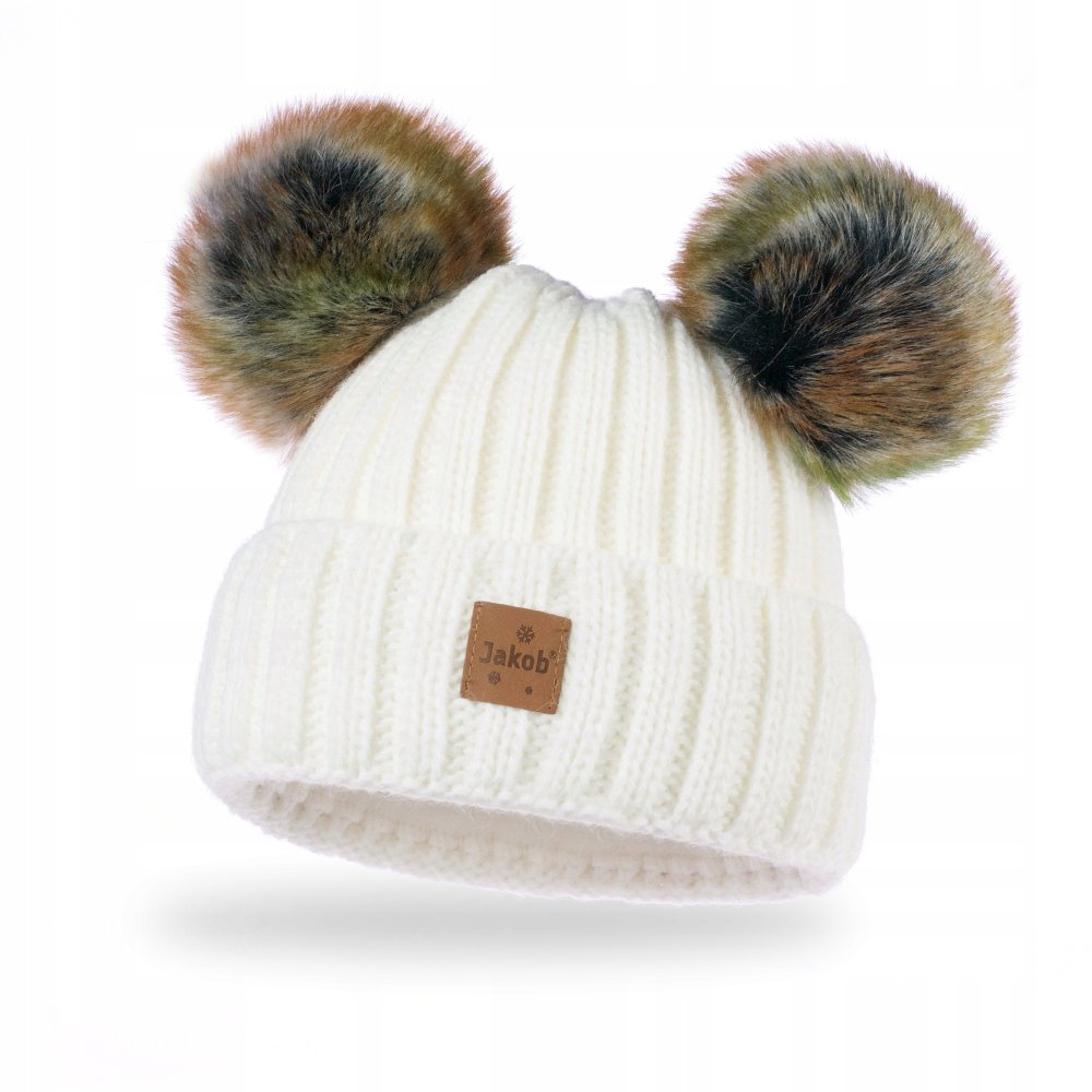 Шапка с двумя помпонами зимняя