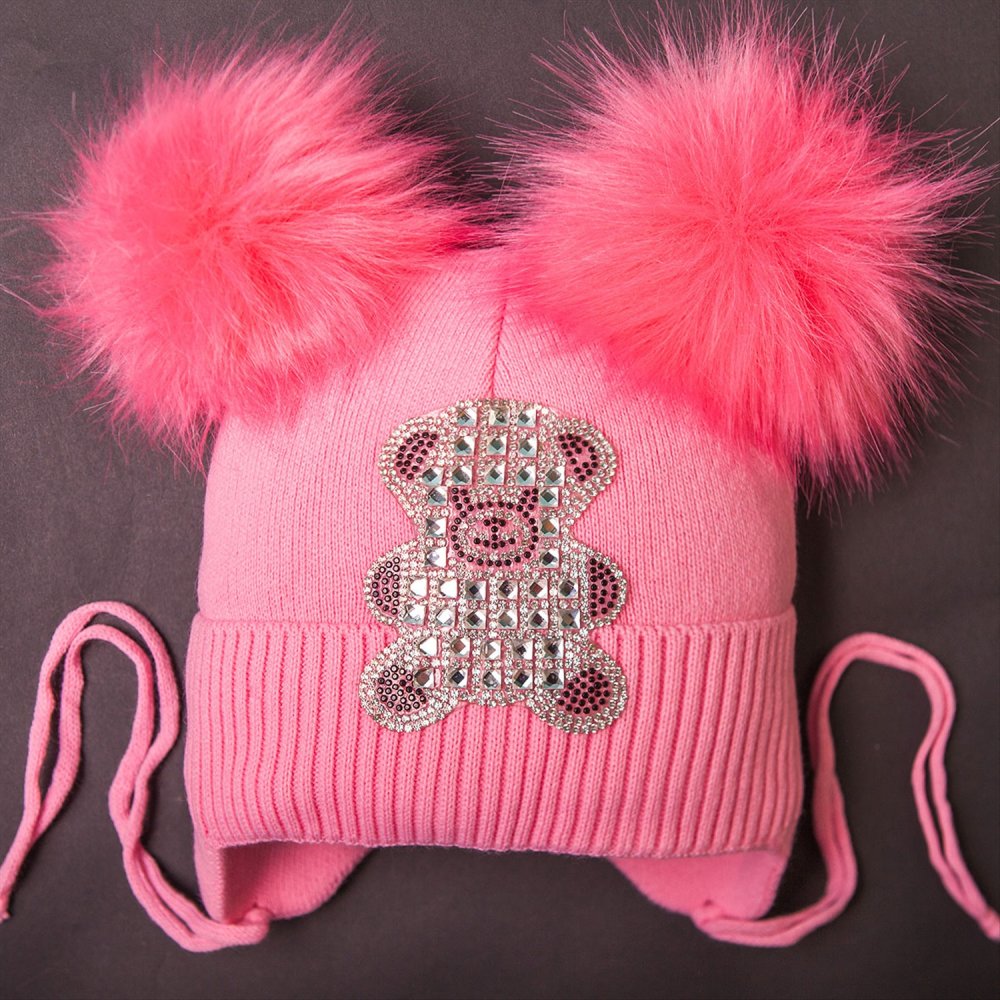 Детская шапка с двумя помпонами