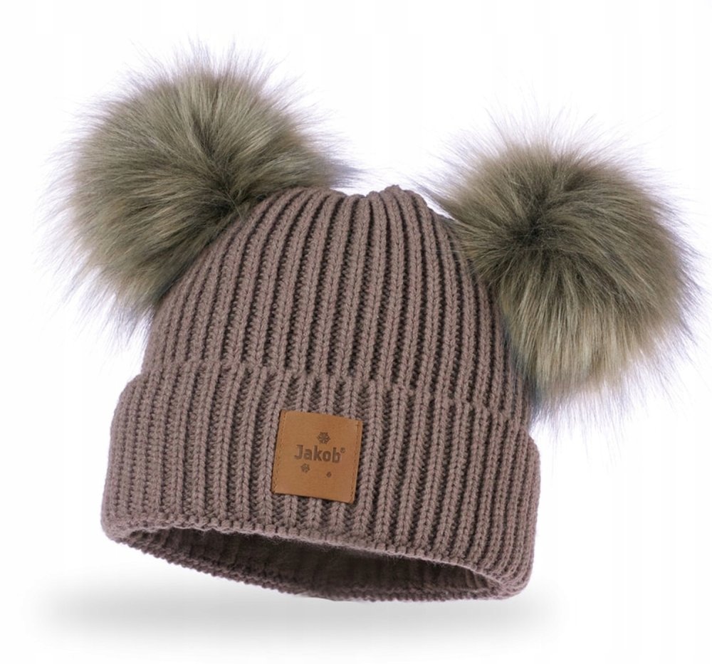 Шапка с двумя помпонами женская