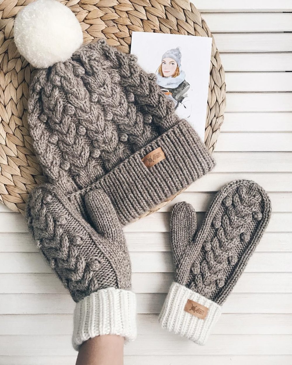 Вязаные варежки