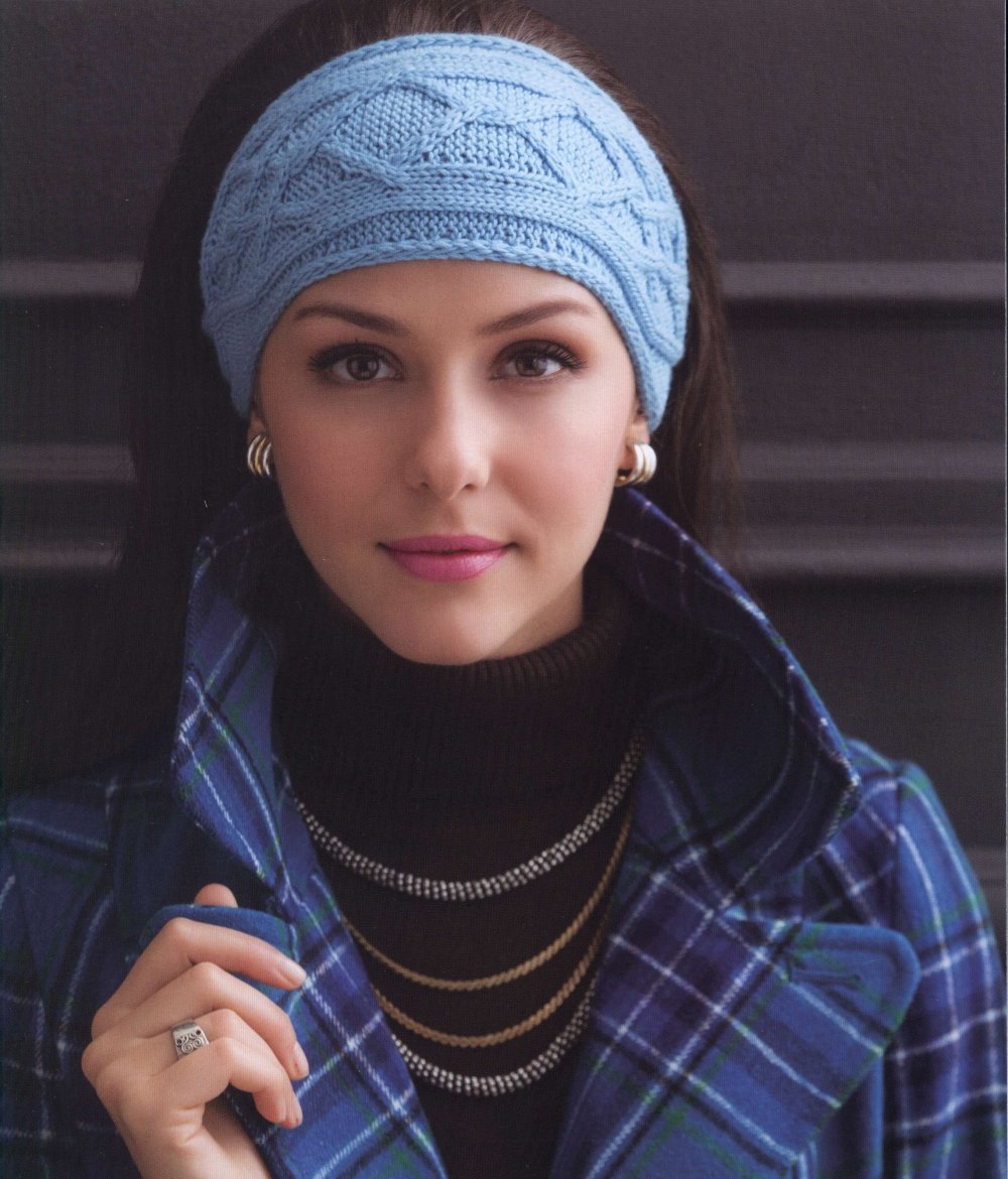 Классическая вязаная беретка