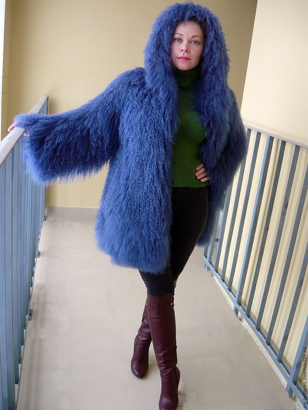 Джинсовая парка с розовым мехом