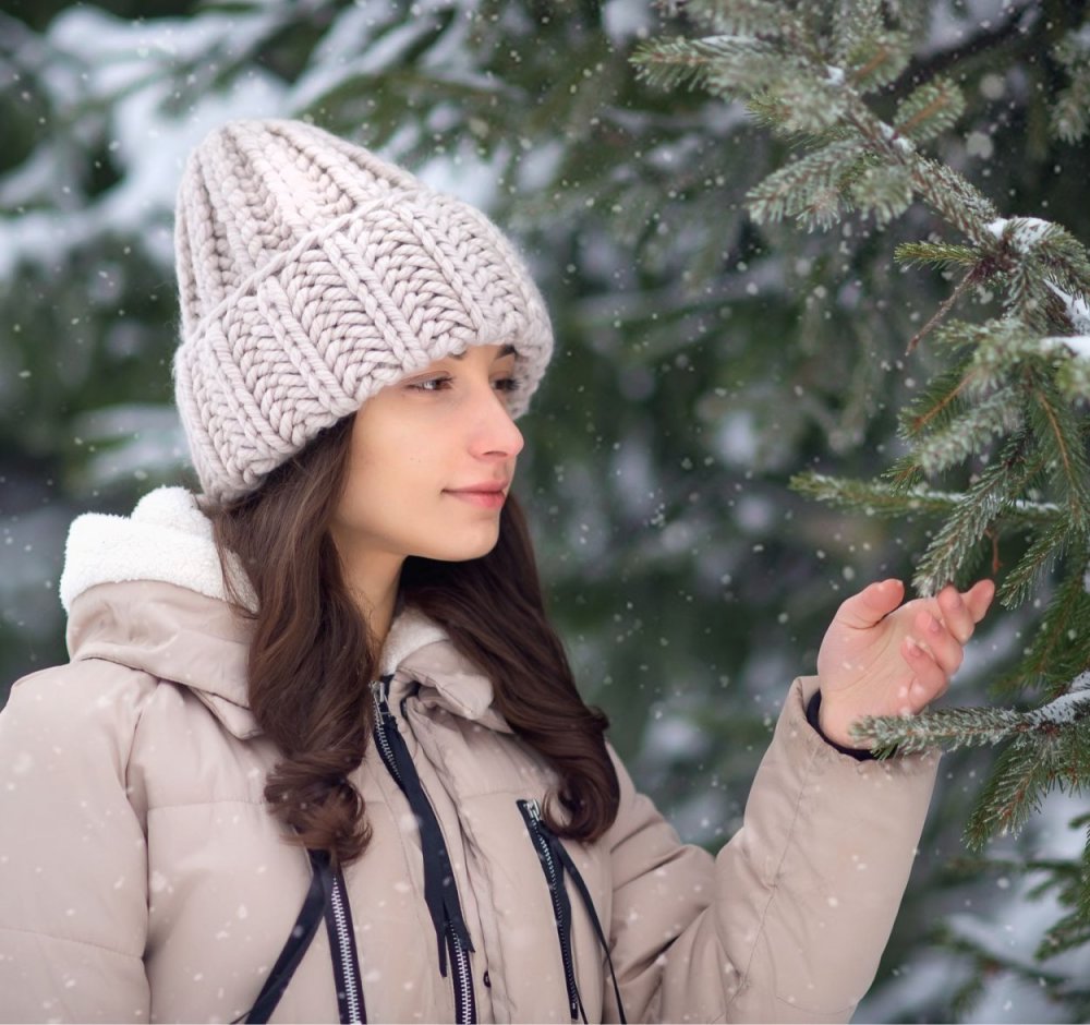 Шапка связанная сотами