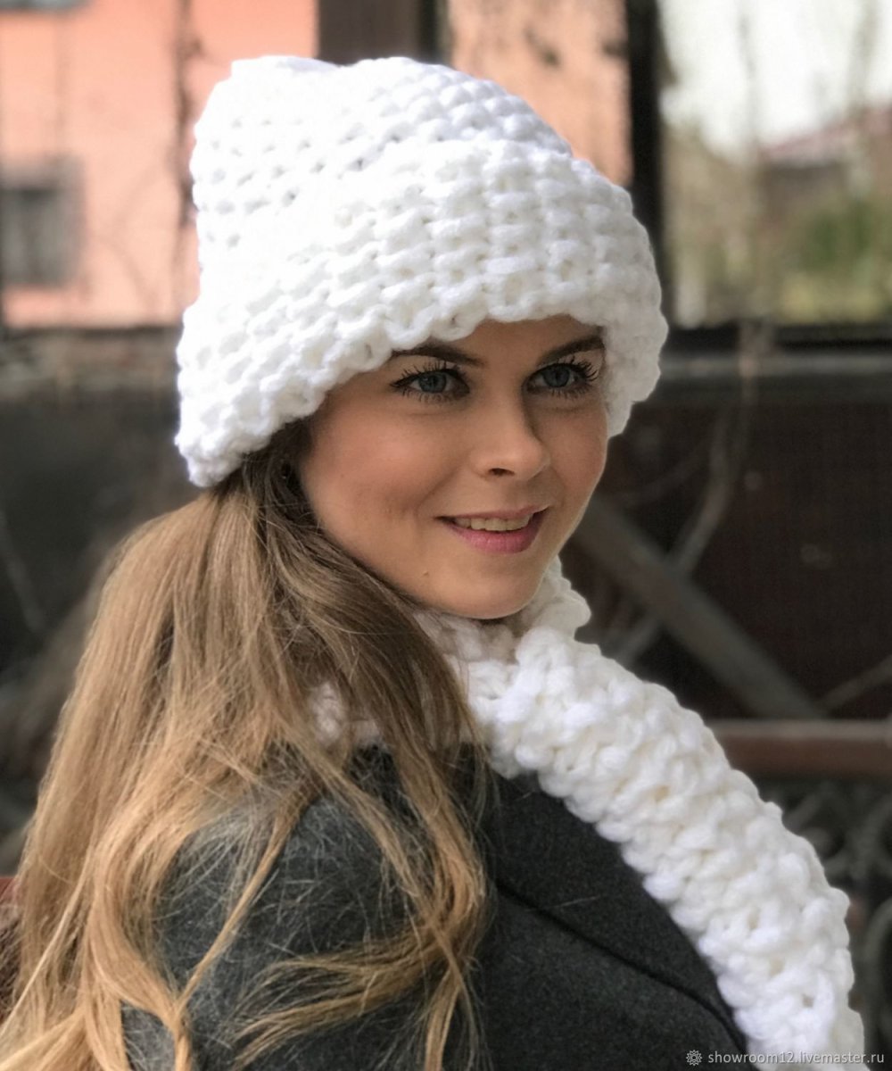 Вязаные белые шапки фото