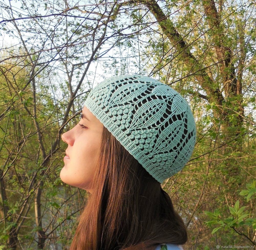 Летние вязаные шапочки
