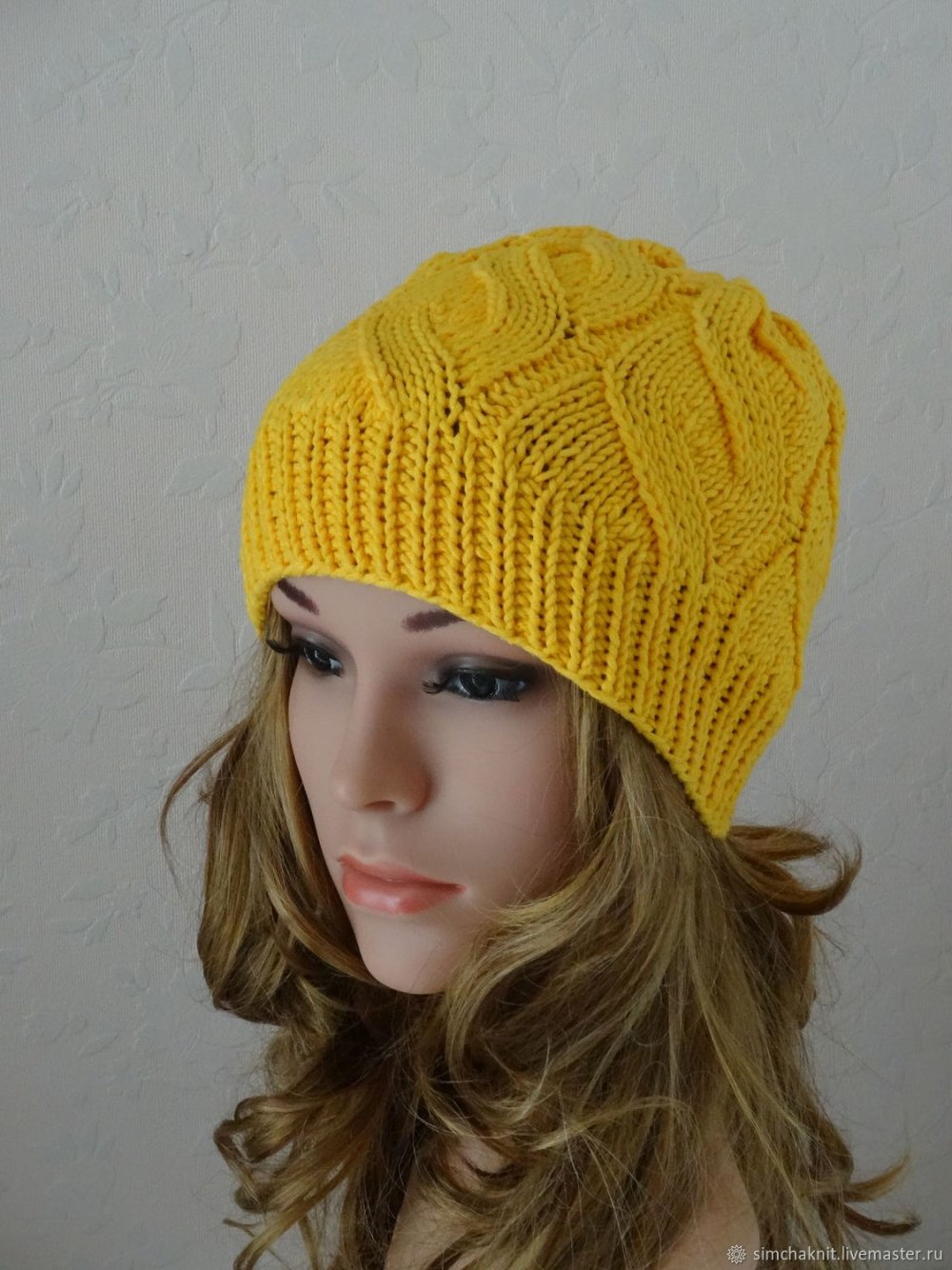 Шапка желтая женская спицами