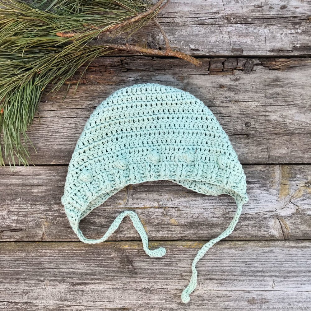 Вязаный чепчик для девочки