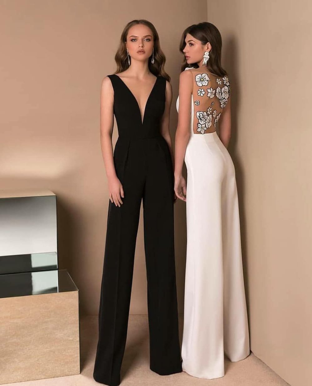 Костюм на выпускной для девушки