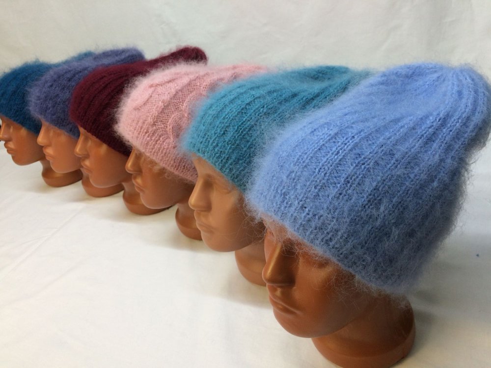 Вязаные шапки из мохера