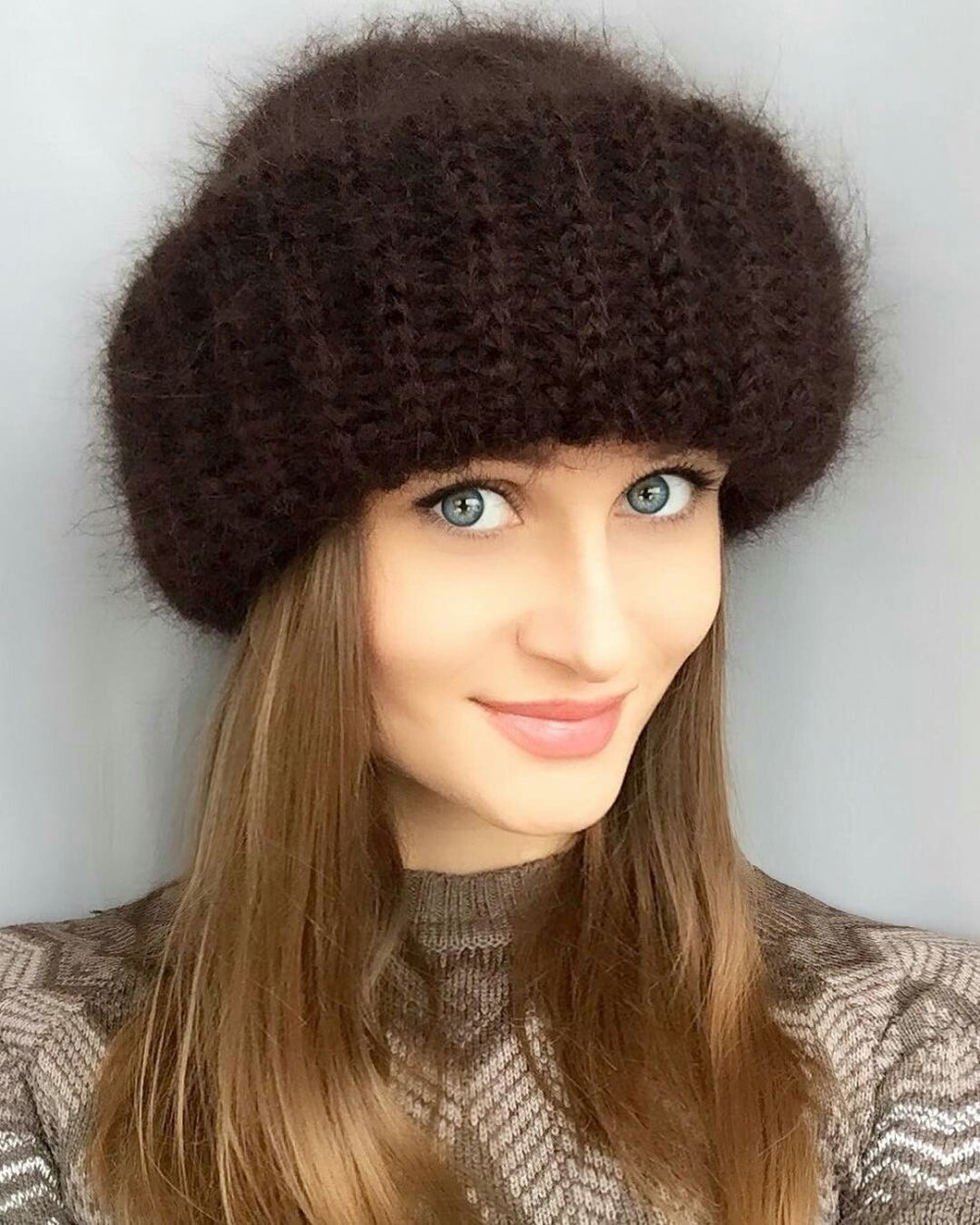 Шапка из мохера резинкой 2x2