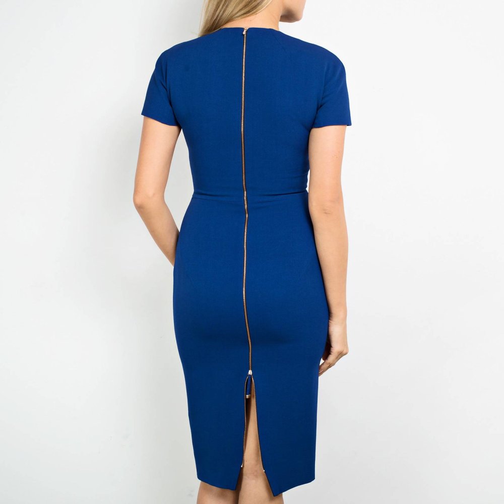 Платье с молнией на спине