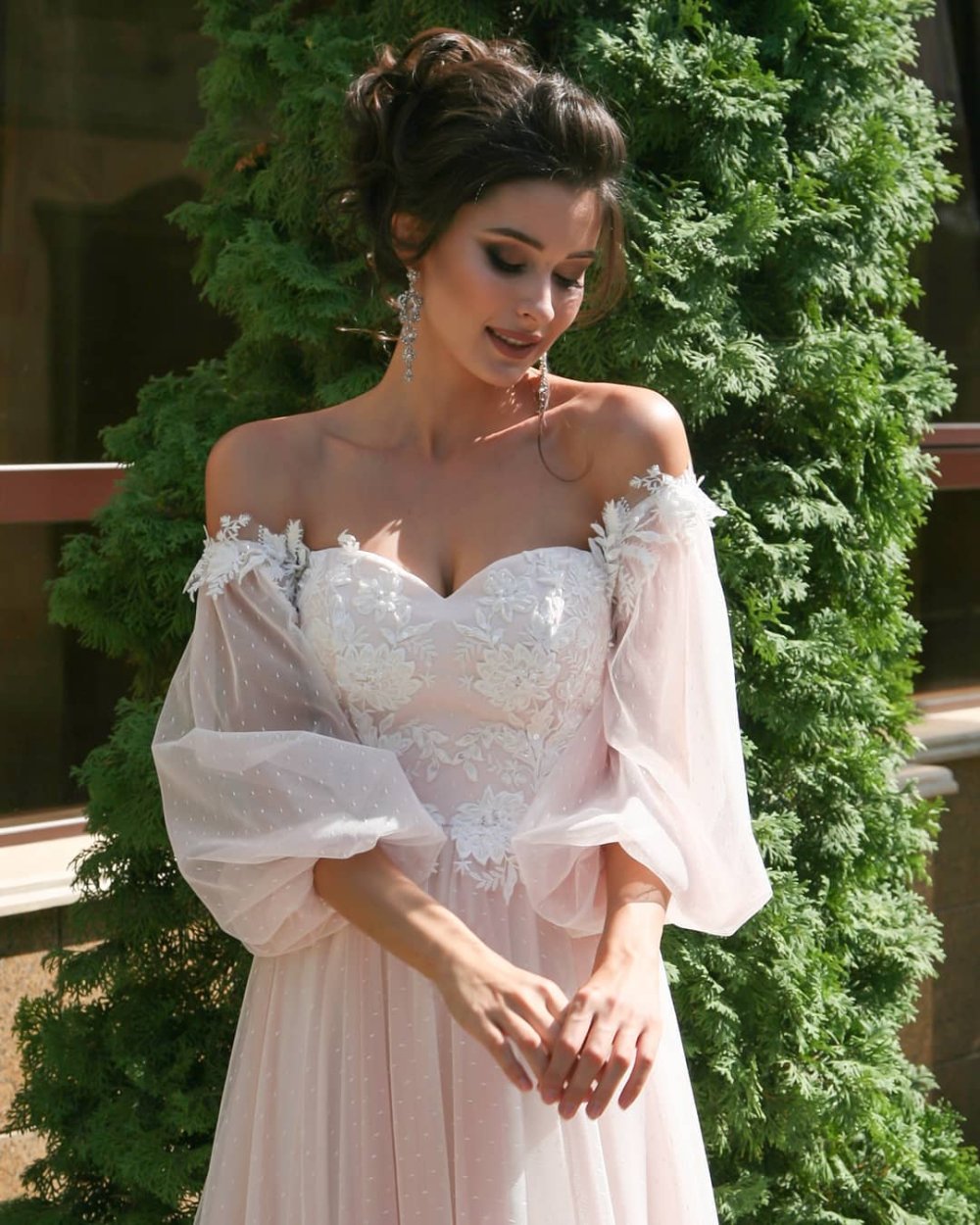 Шикарное белое платье