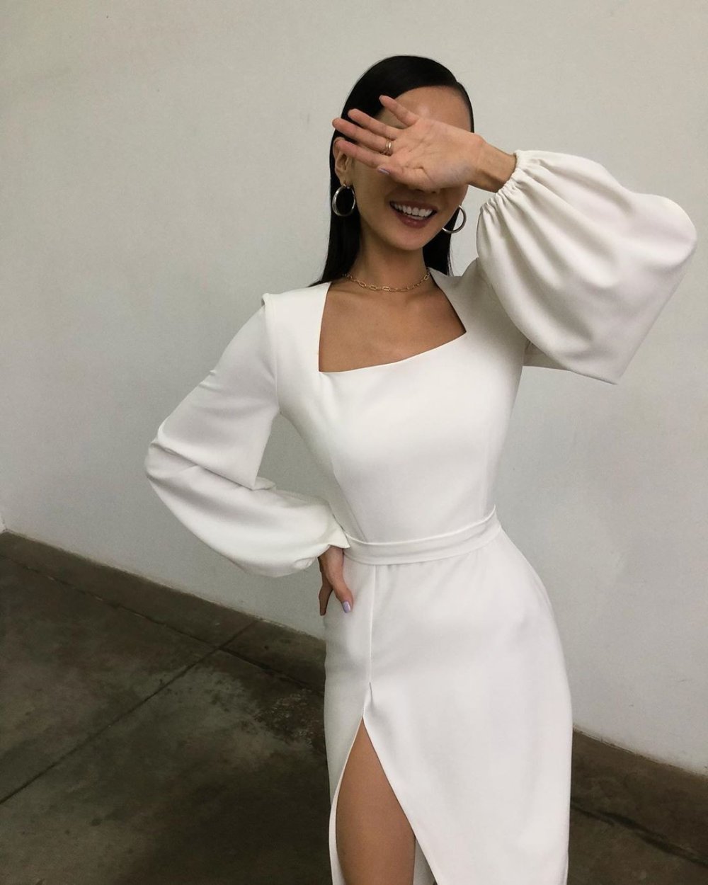 Платье с объемными рукавами