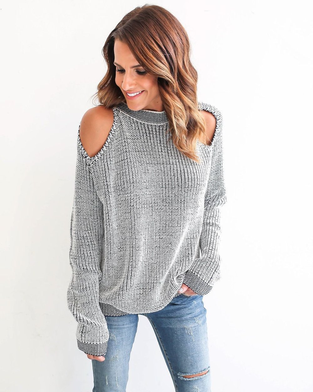 Вязаные двухцветные свитера