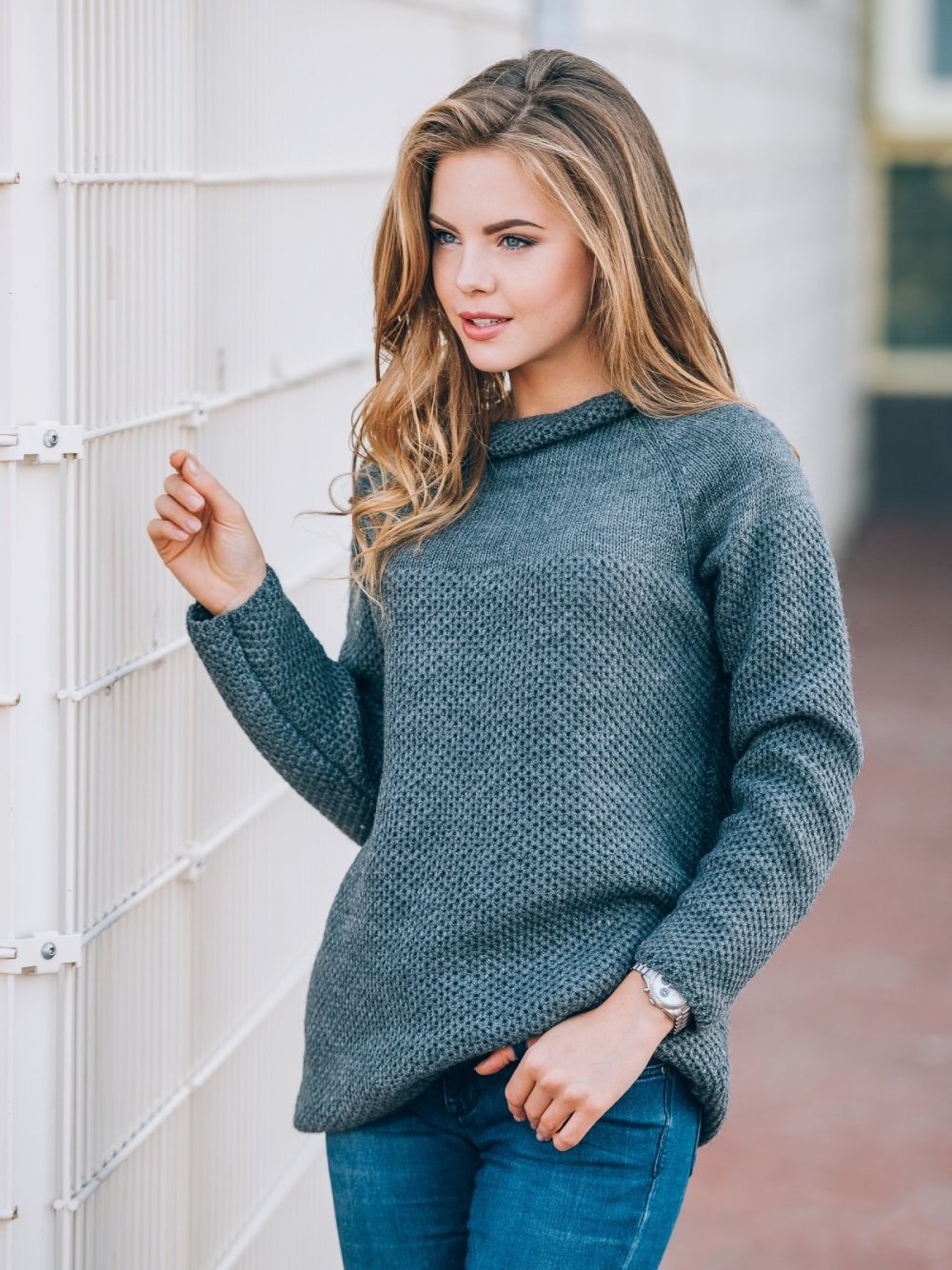 Вязаный свитер