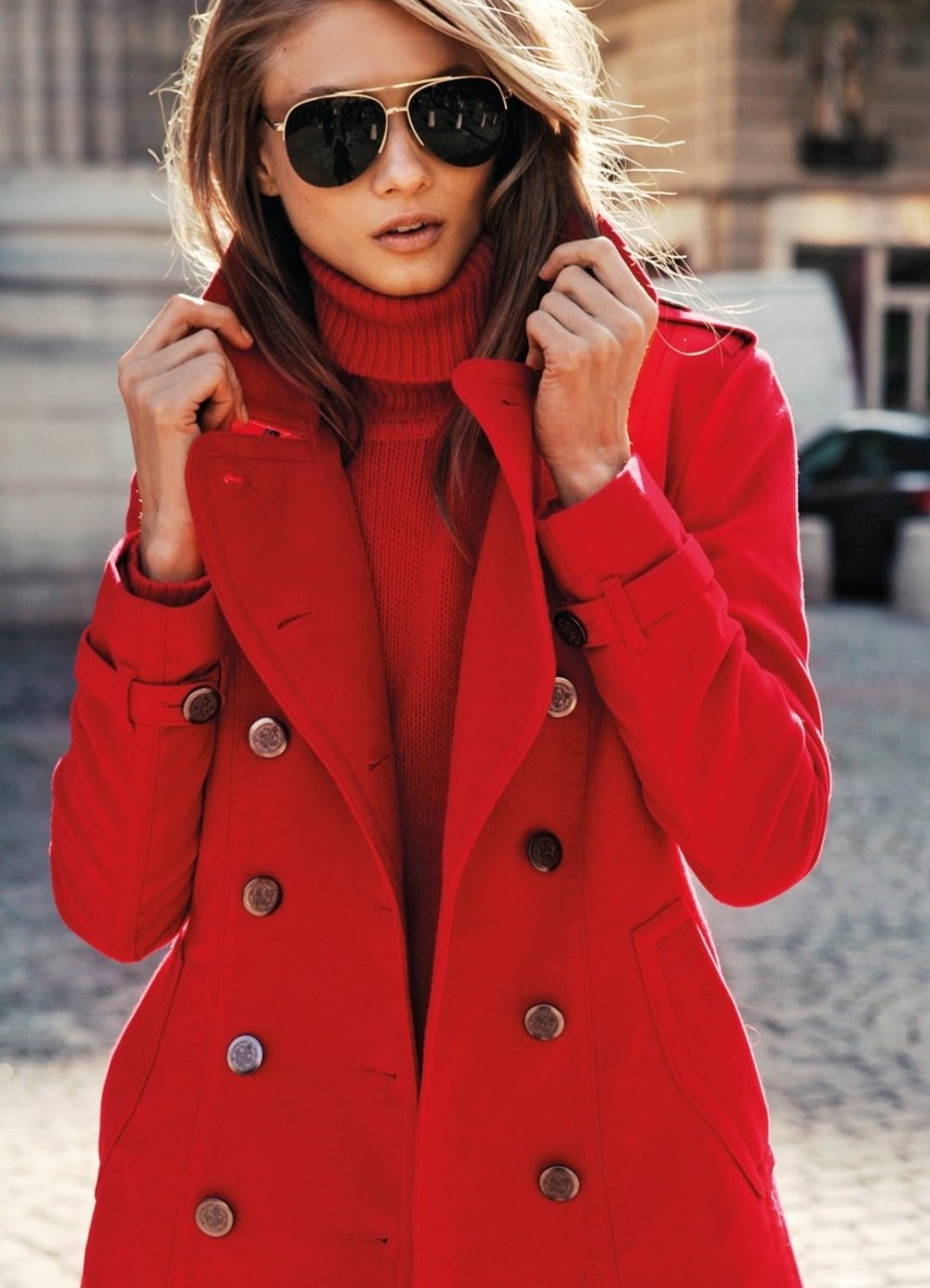 Бордовое пальто