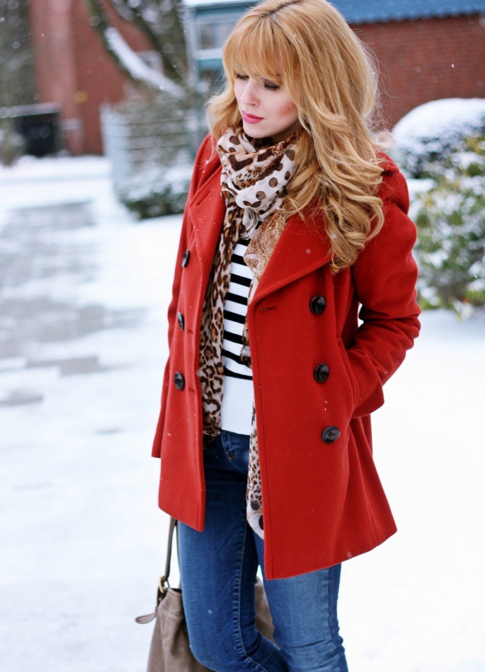 Глэм в Красном пальто