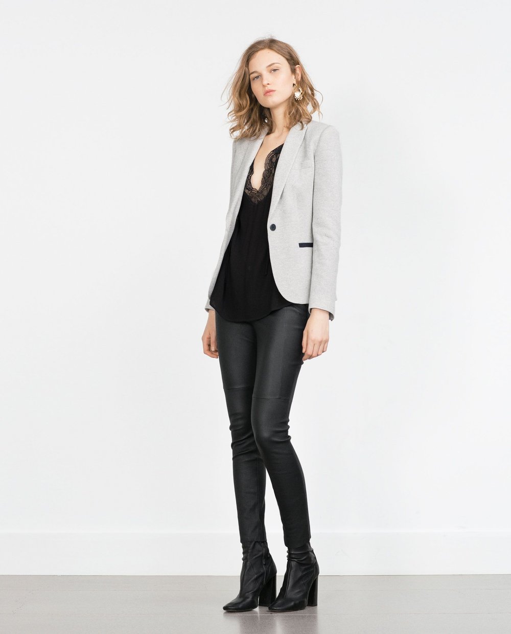 Серый пиджак аутфиты