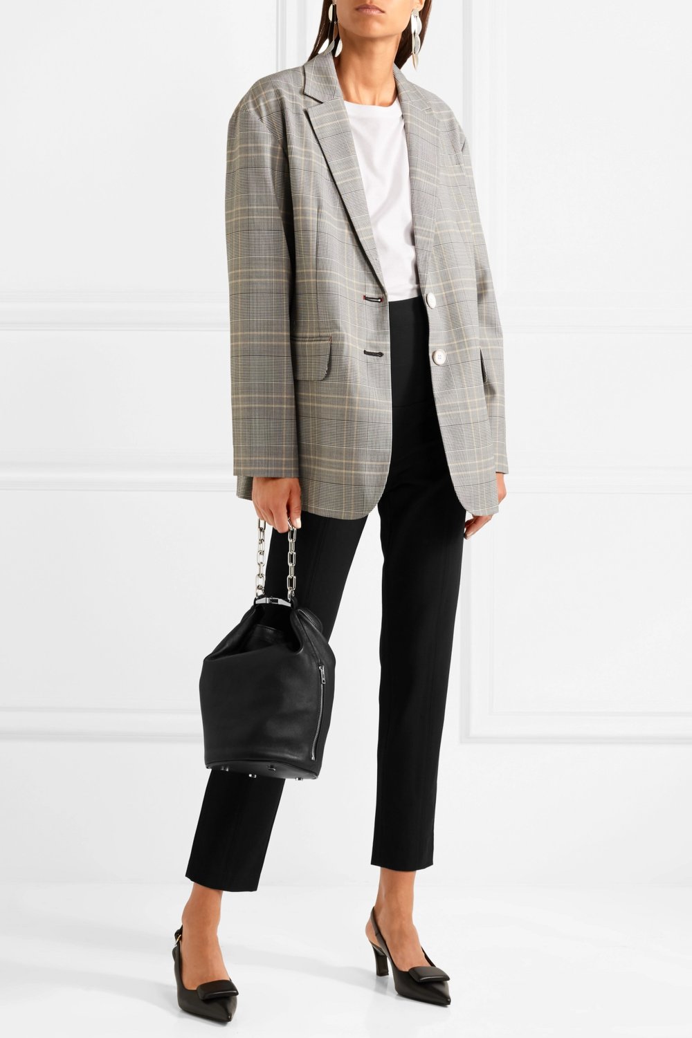 Женский костюм с брюками и пиджаком