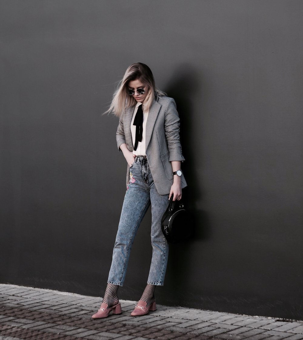 Брючный костюм женский с узкими брюками