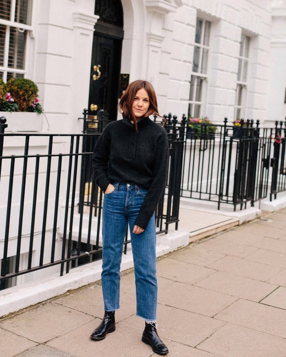 Чёрные узкие джинсы и сапогиселси