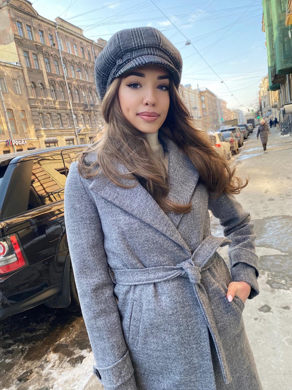 Шапка под серое пальто женское