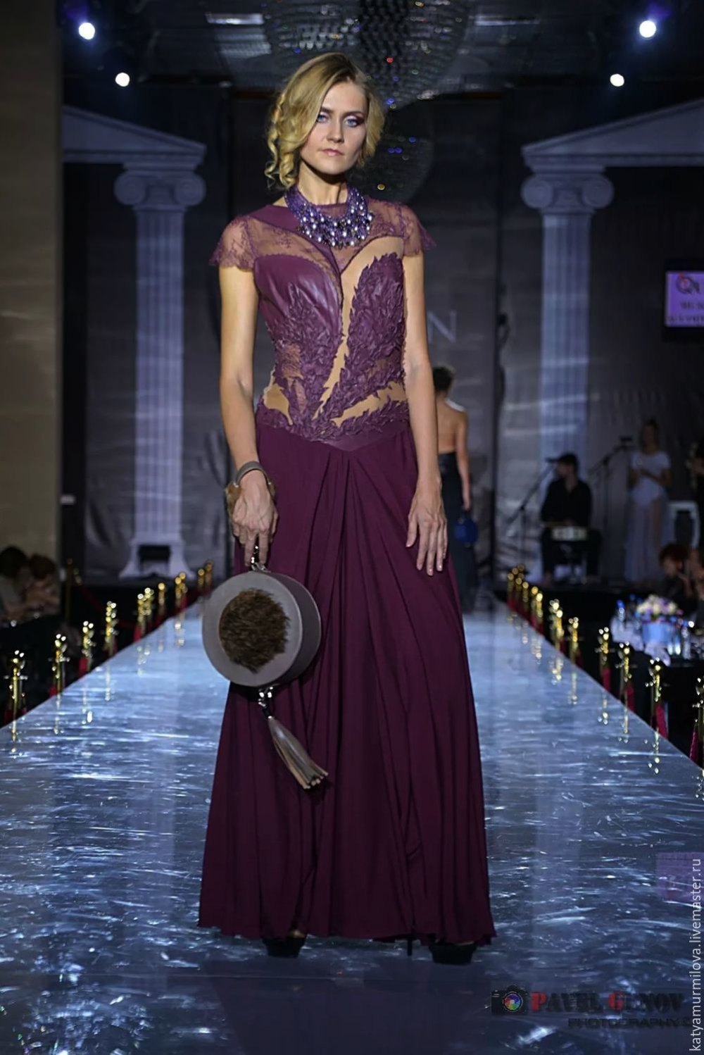 Платье из шелка Армани модели