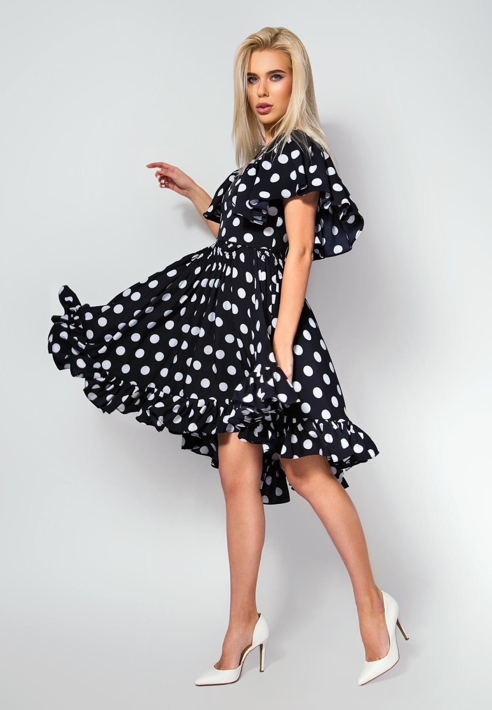 К платью в коричневый горох украшения