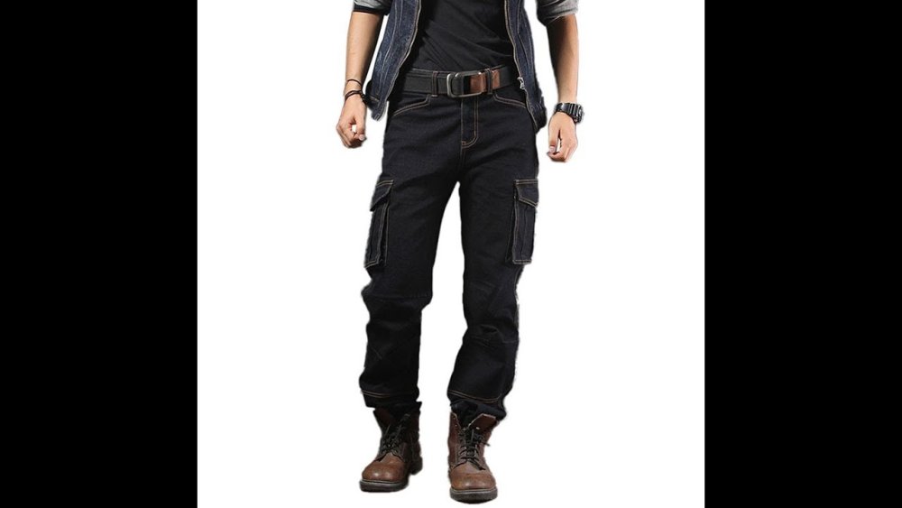 Мужские джинсы с карманами на штанинах