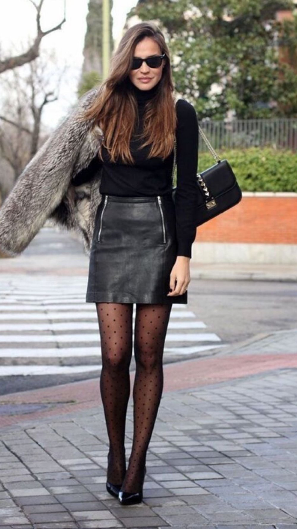 Чёрные колготки с юбкой