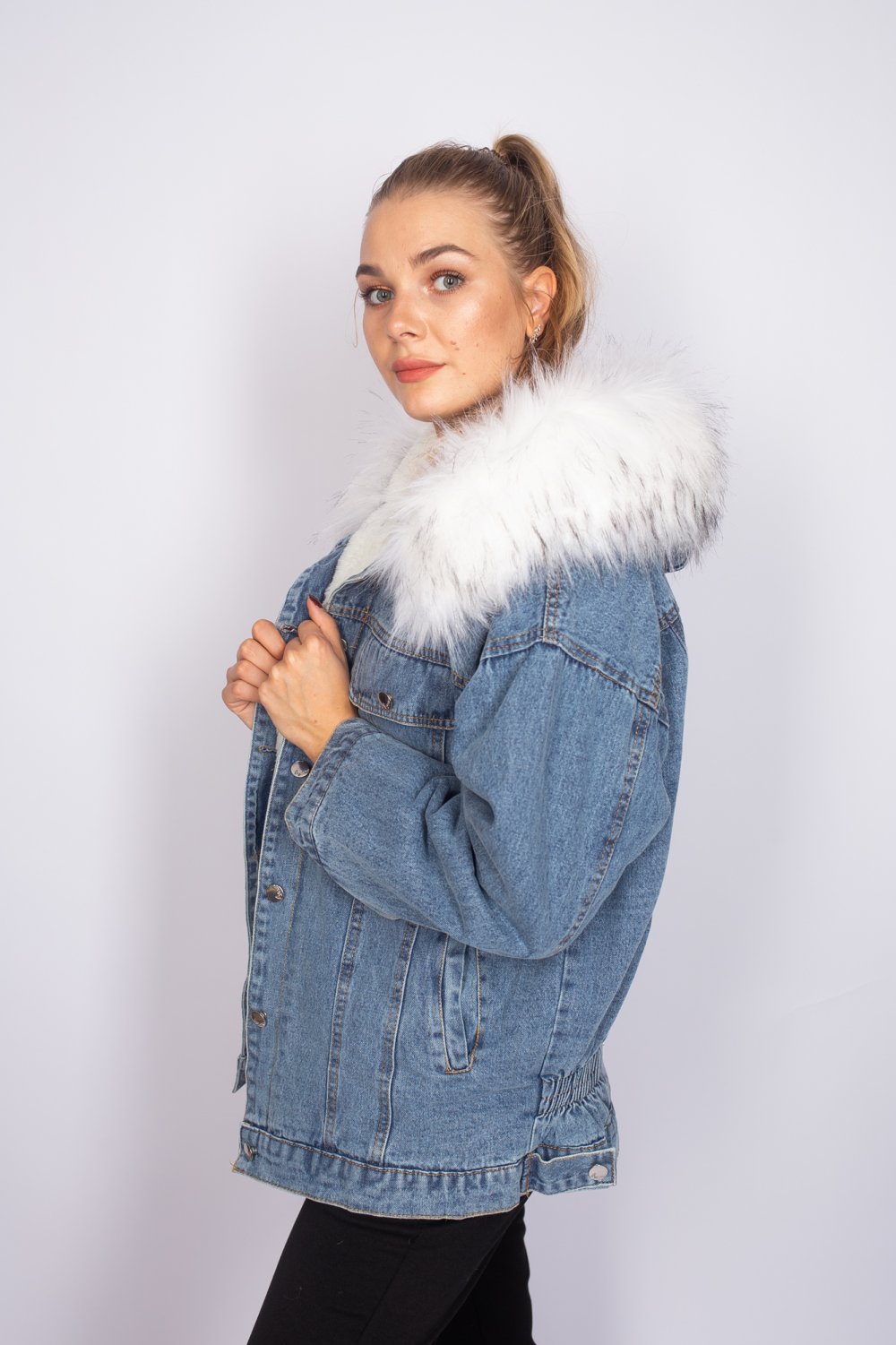 Джинсовая куртка с мехом