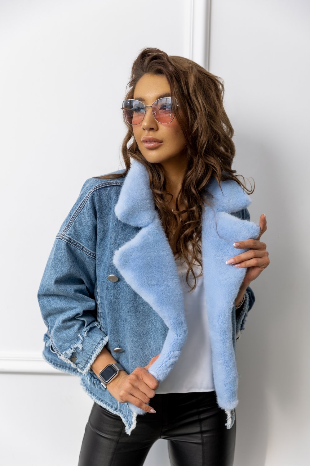 Джинсовая куртка с мехом