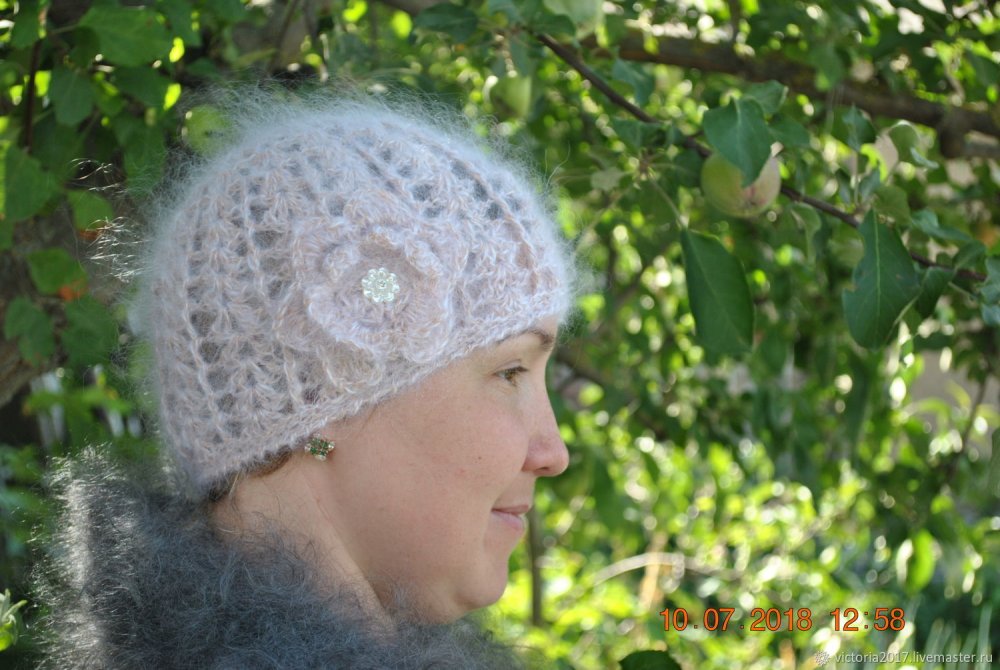 Шапка Зимушка спицами