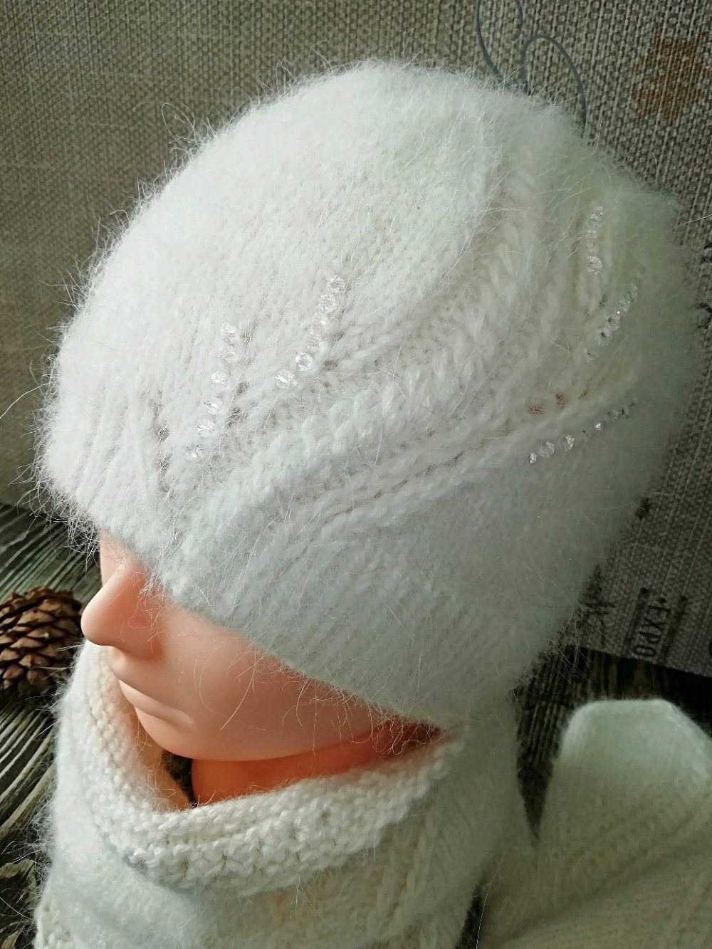 Остин сиреневая мохеровая шапка