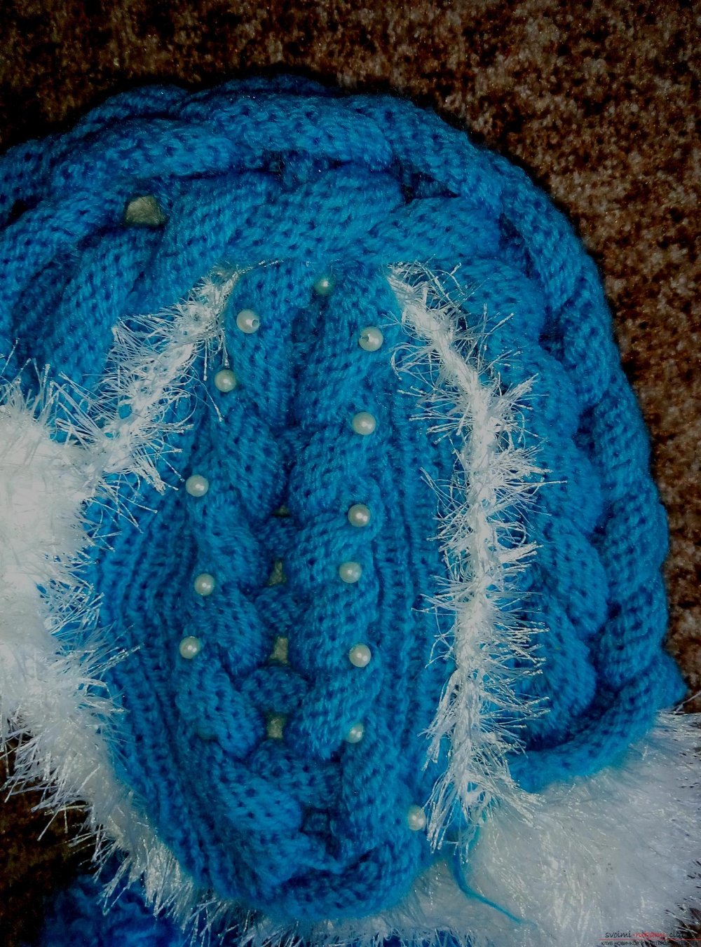 Шапка и снуд для девочки с помпоном