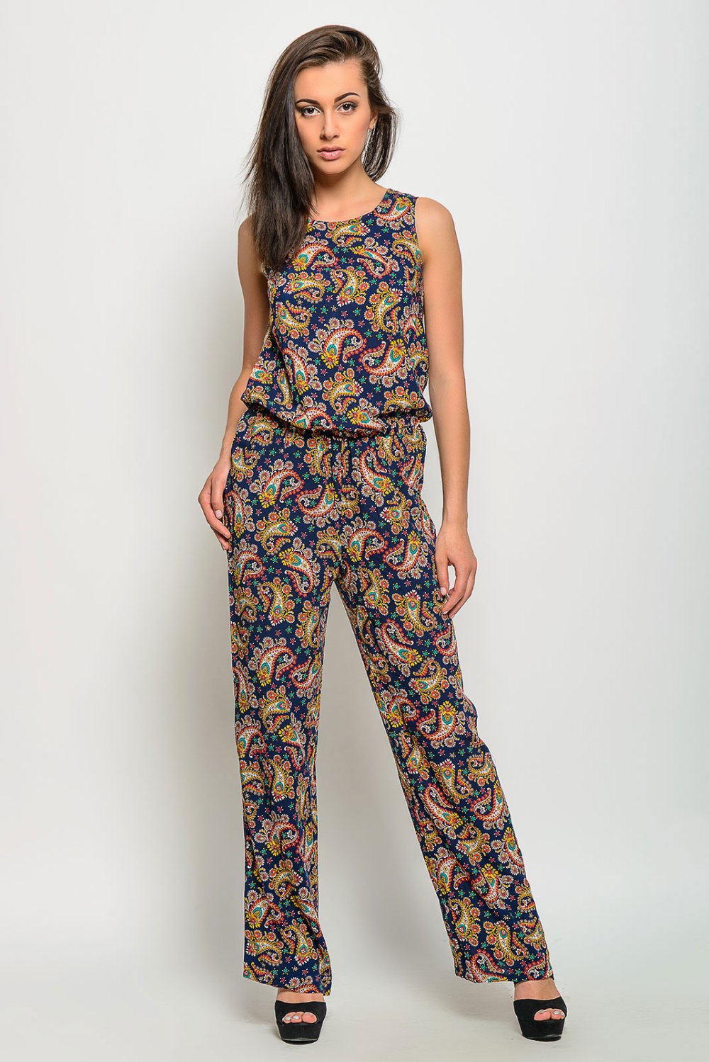 Летний брючный костюм